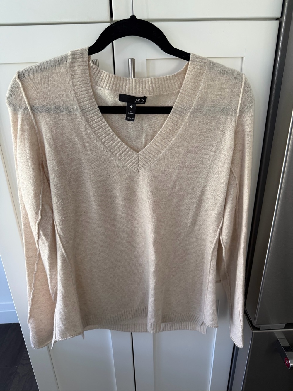 Aqua Light Cream V-Neck Pullover Sweater
